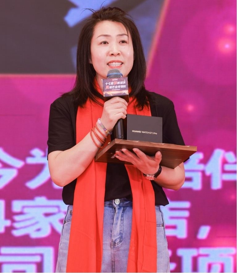 张亮麻辣烫加盟业主邬亚秋: 从1000元到百万身家,东北女孩上海逆袭记 张亮麻辣烫加盟业主邬亚秋: 从1000元到百万身家,东北女孩上海逆袭记