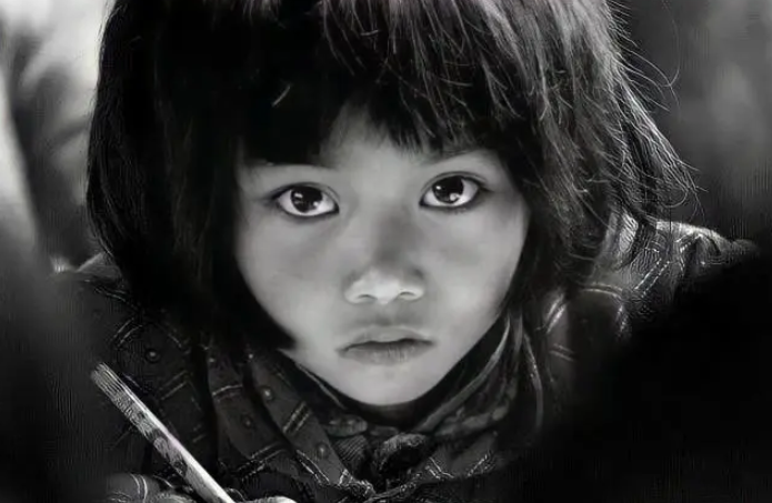 张亮麻辣烫投身希望工程，共塑蓝天下的希望