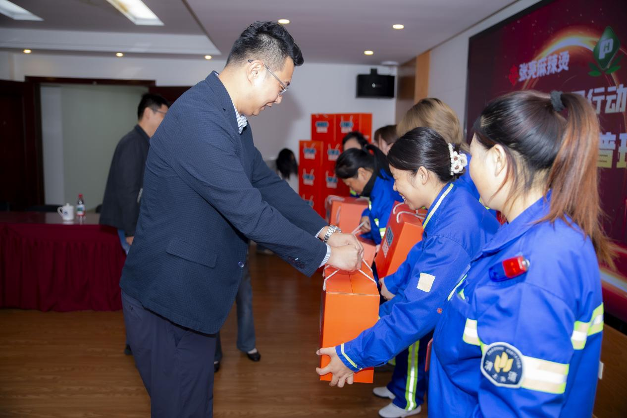 以爱心践初心，张亮麻辣烫2025年公益足迹