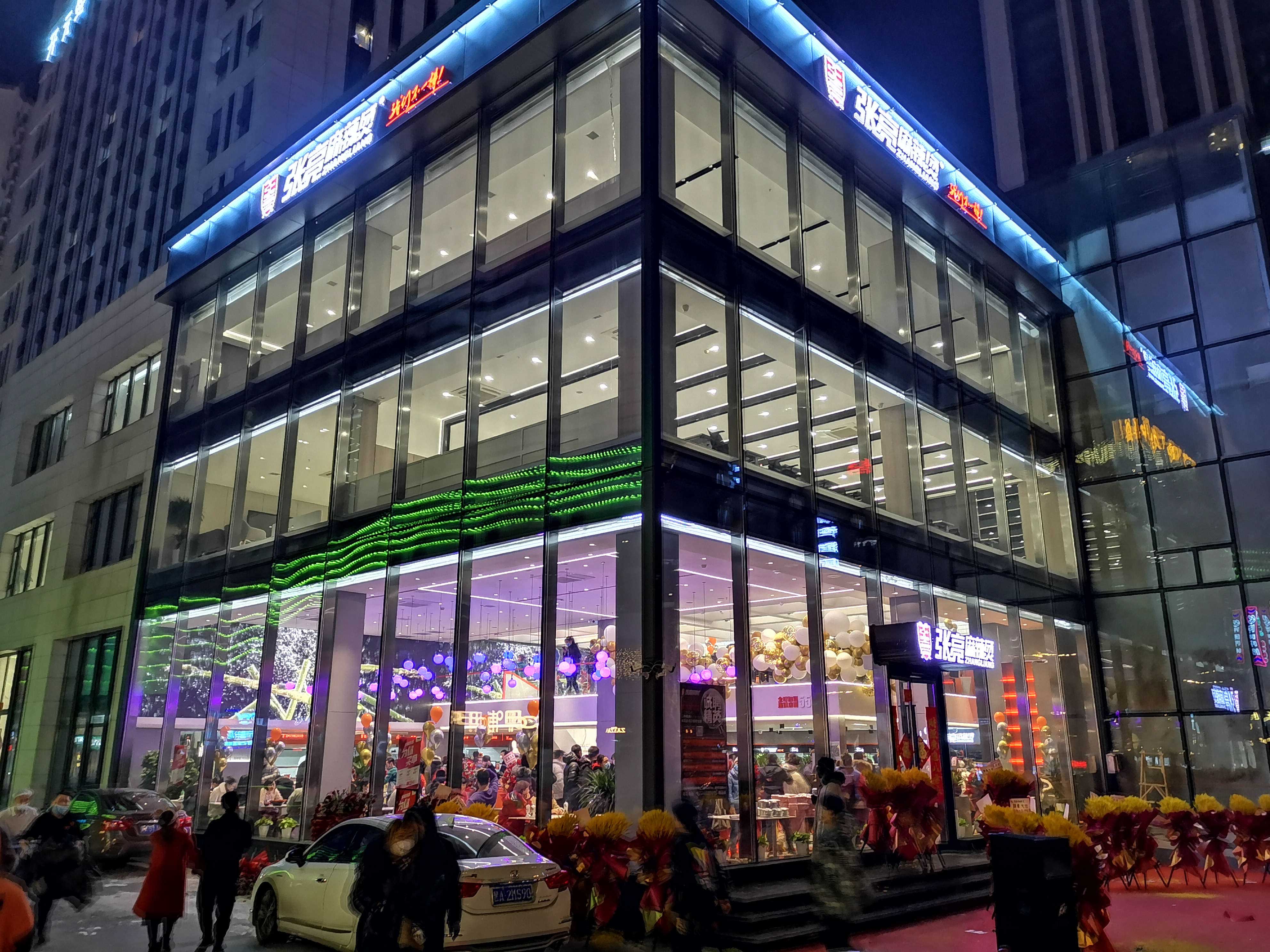 四类门店，四种打法：张亮麻辣烫的门店模型如何适配不同商圈
