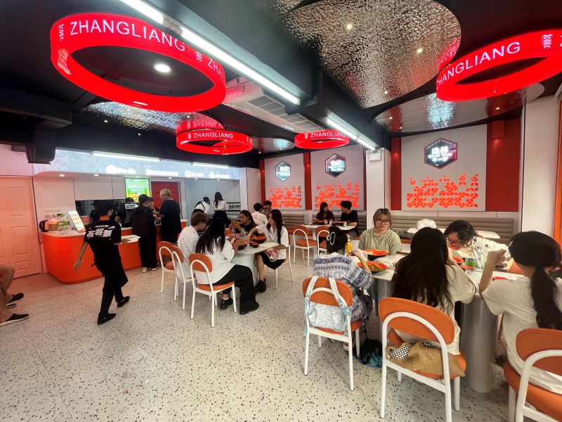 《张亮麻辣烫加盟店：你需要多少资金才能开启?》
