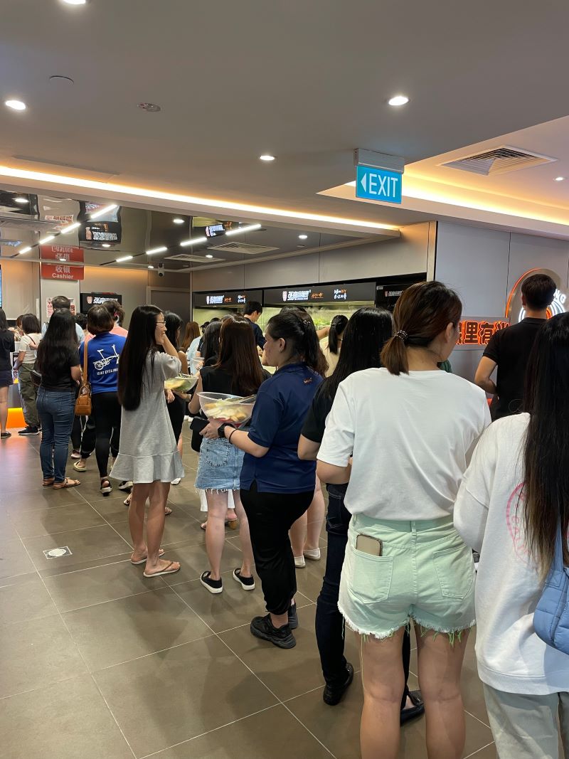 张亮麻辣烫的“爆款秘诀”：品牌营销不是“煮汤底”，而是“煮人心”