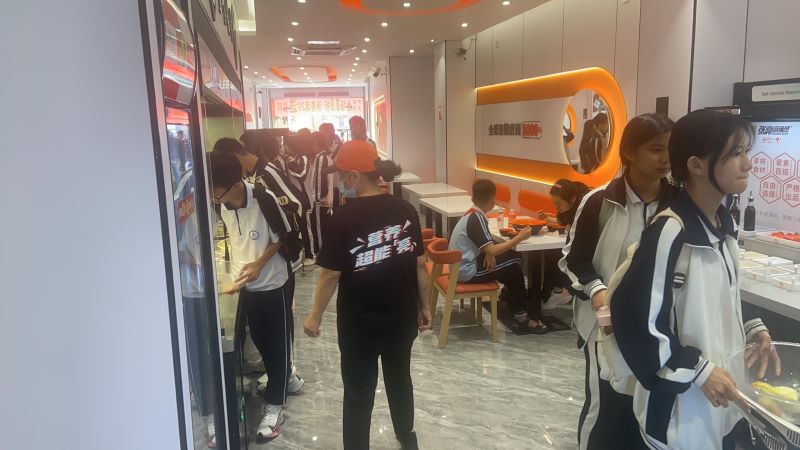 麻辣烫餐饮业：在暴利与生存困境中寻求平衡